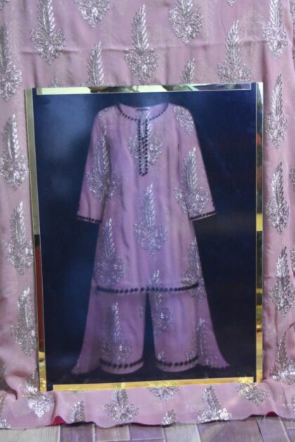 Ladies’ Shalwar Kameez Display Frame